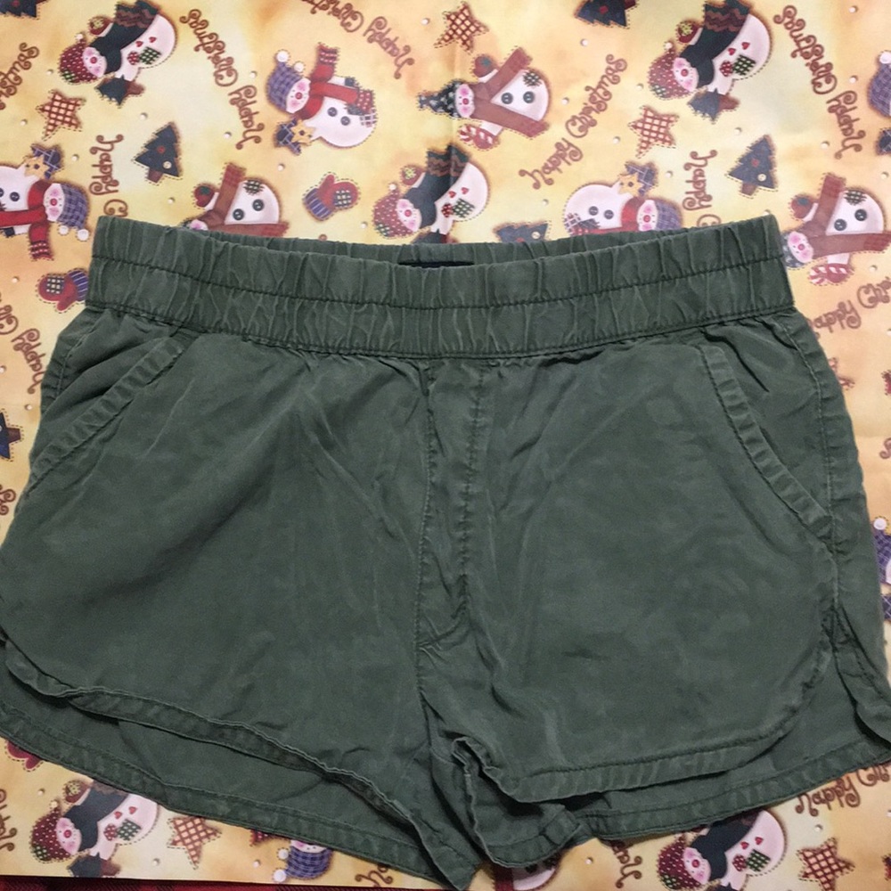 American Eagle Elastic Waste Shorts
